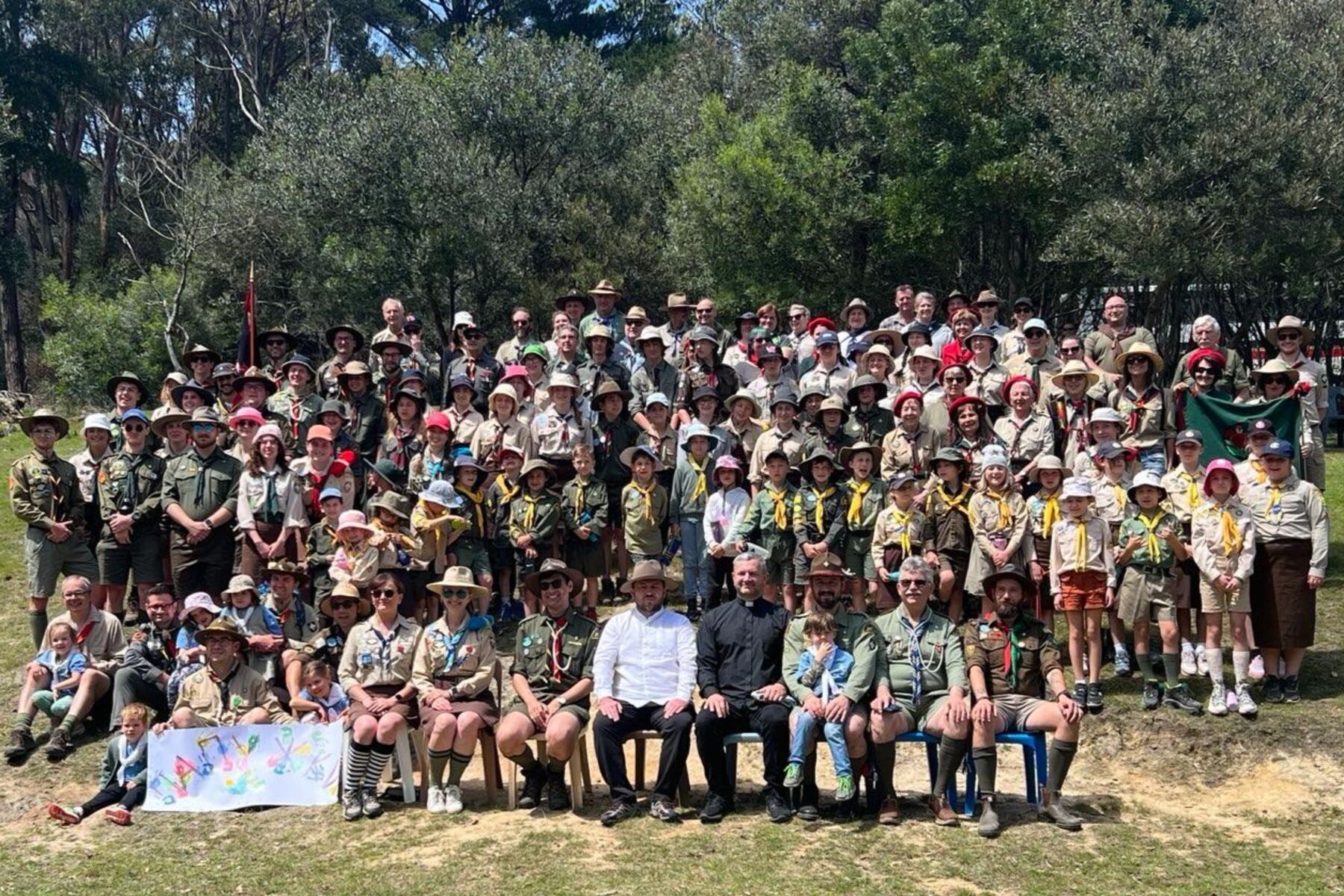 Bishop Mykola began the year with a joint prayer with the PLAST members of Victoria